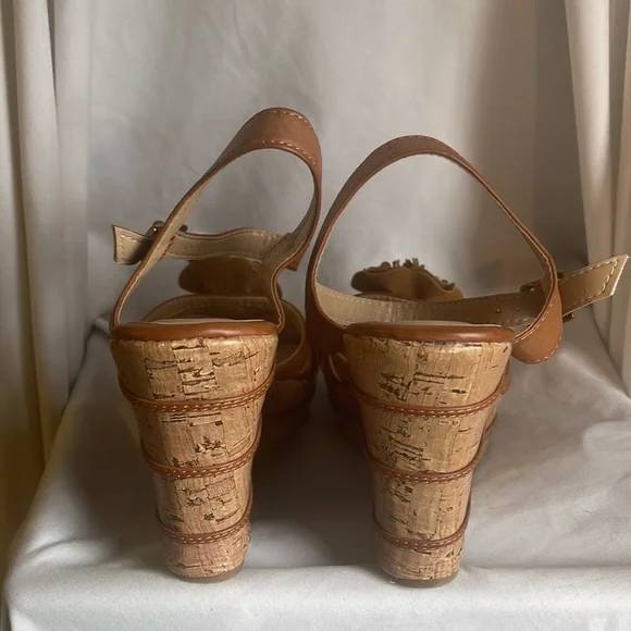 Floral Wedge Espadrilles by Wanted. - Picture 5 of 7